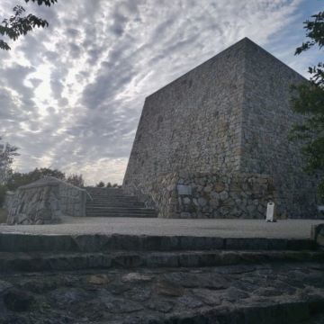 瀬戸内の名建築の一つ建築家丹下健三による戦没記念若人の広場