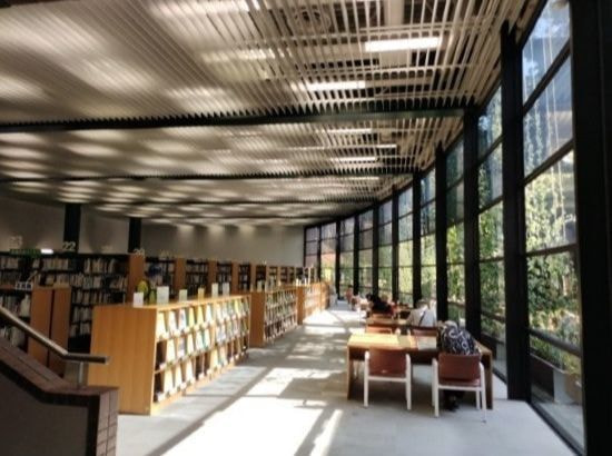 建築家谷口吉生による金沢市立玉川図書館