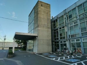 ル・コルビュジエの影響を色濃く受けた瀬戸内の建築の一つである建築家増田友也による鳴門市役所