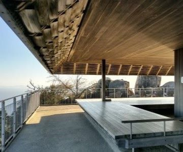 有名建築家による瀬戸内の展望台の一つ宮島弥山展望台