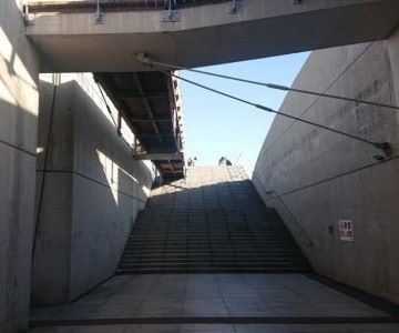 有名建築家による瀬戸内の展望台の一つ亀老山展望台の通路