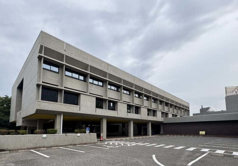 天神山文化プラザ
