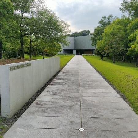 香川県立東山魁夷せとうち美術館の魅力を探る｜建築家 谷口吉生｜坂出