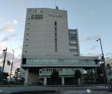 日建設計工務の薬袋公明が設計した阿波銀行