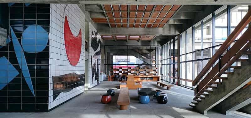 高松のモダニズム建築香川県庁舎東館ロビー