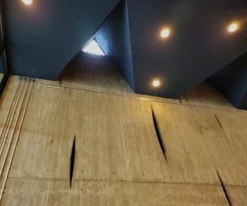 旧岡山県総合文化センター2階入口