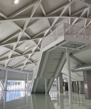 建築家ユニットSANAAによる香川県立アリーナ