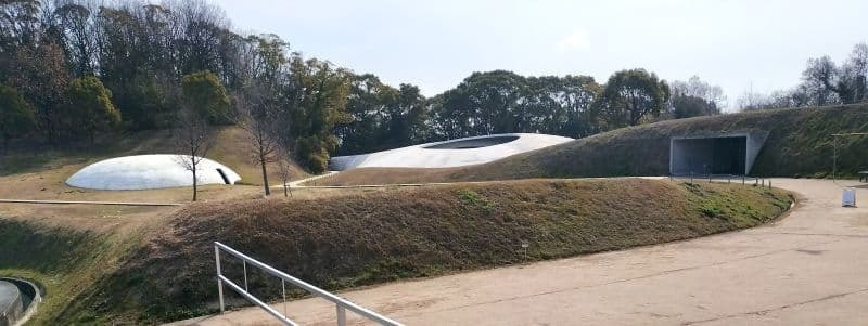 豊島美術館