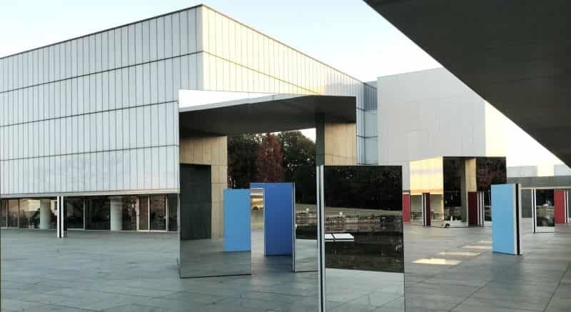 建築家谷口吉生による豊田市美術館