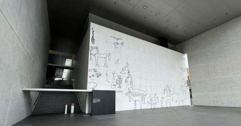 建築家谷口吉生による丸亀市立猪熊弦一郎現代美術館