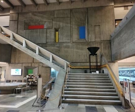 建築家丹下健三が設計し旧倉敷市役所