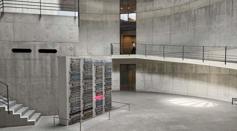 ベネッセハウスミュージアム１００いきて死ね