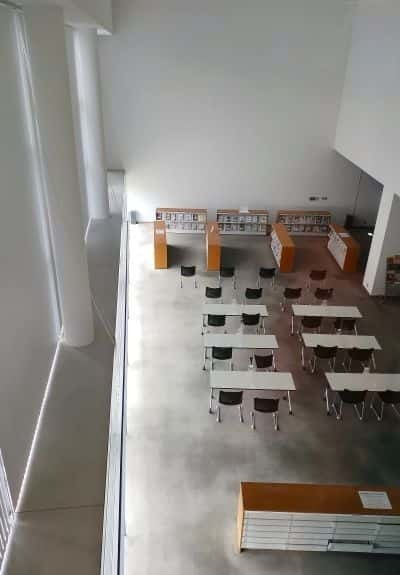 丸亀市立中央著書館