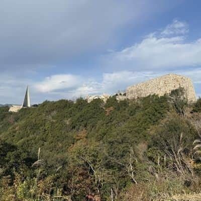 旧若人の広場